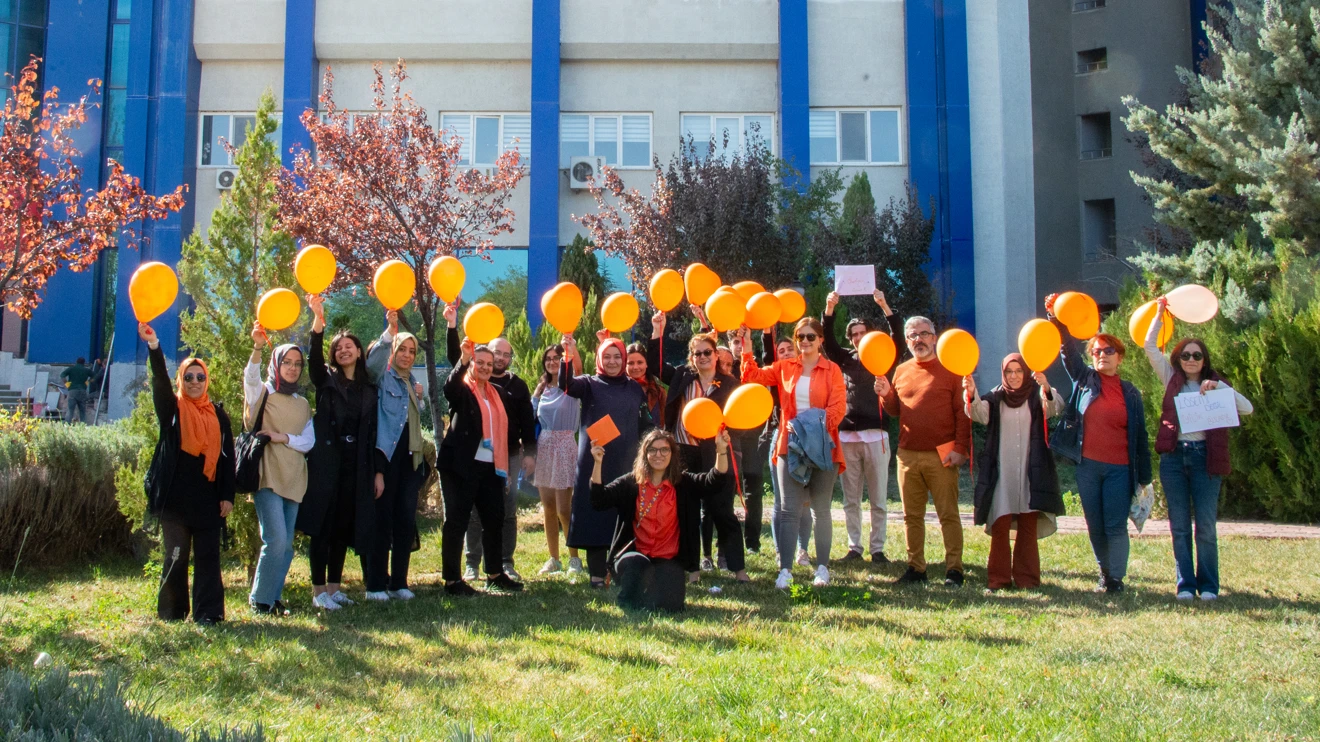 Selçuk Üniversitesi öğrencileri, lösemili çocuklar için yürüdü